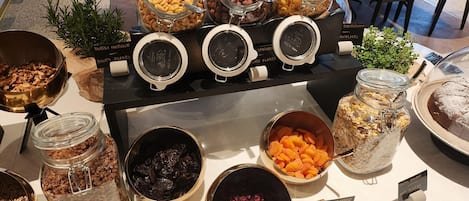 Frukostbuffé varje dag (PLN 99 per person)