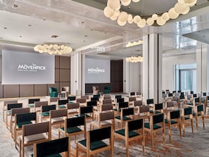Unclassified image, 4 of 121, button - Mövenpick Grand Hotel Wroclaw (Wroclaw)