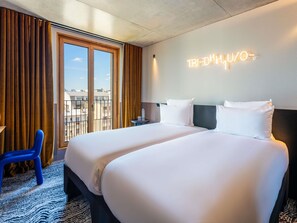Premium bedding, pillow-top beds, individually furnished - Tribe Paris Clichy  (Clichy)