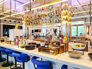 Desayuno buffet (EUR 22 por persona)
