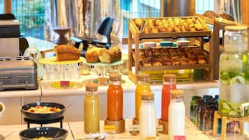 Daily buffet breakfast for a fee