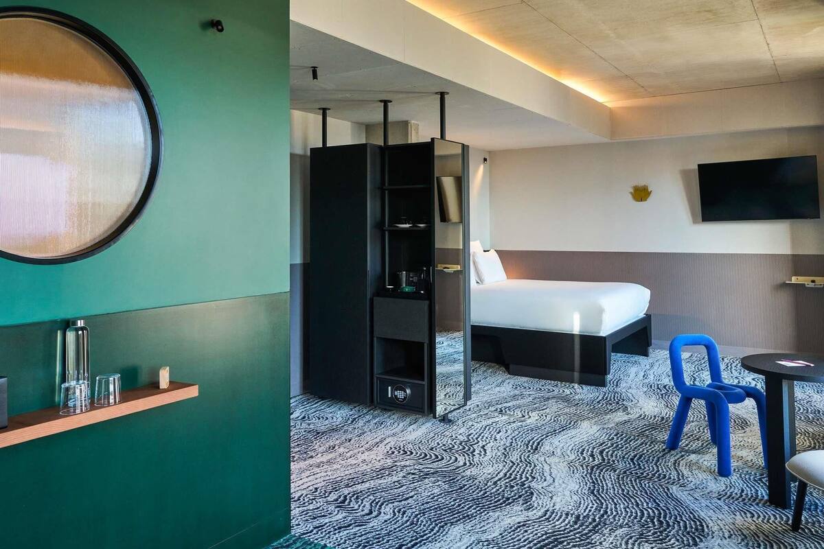 Habitación, 1 cama de matrimonio, terraza (Tribe Max) | Ropa de cama de alta calidad y colchones con acolchado adicional