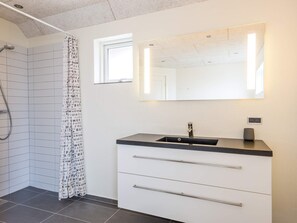 Bathroom - 10 Person Holiday Home in Blavand (Blavand)