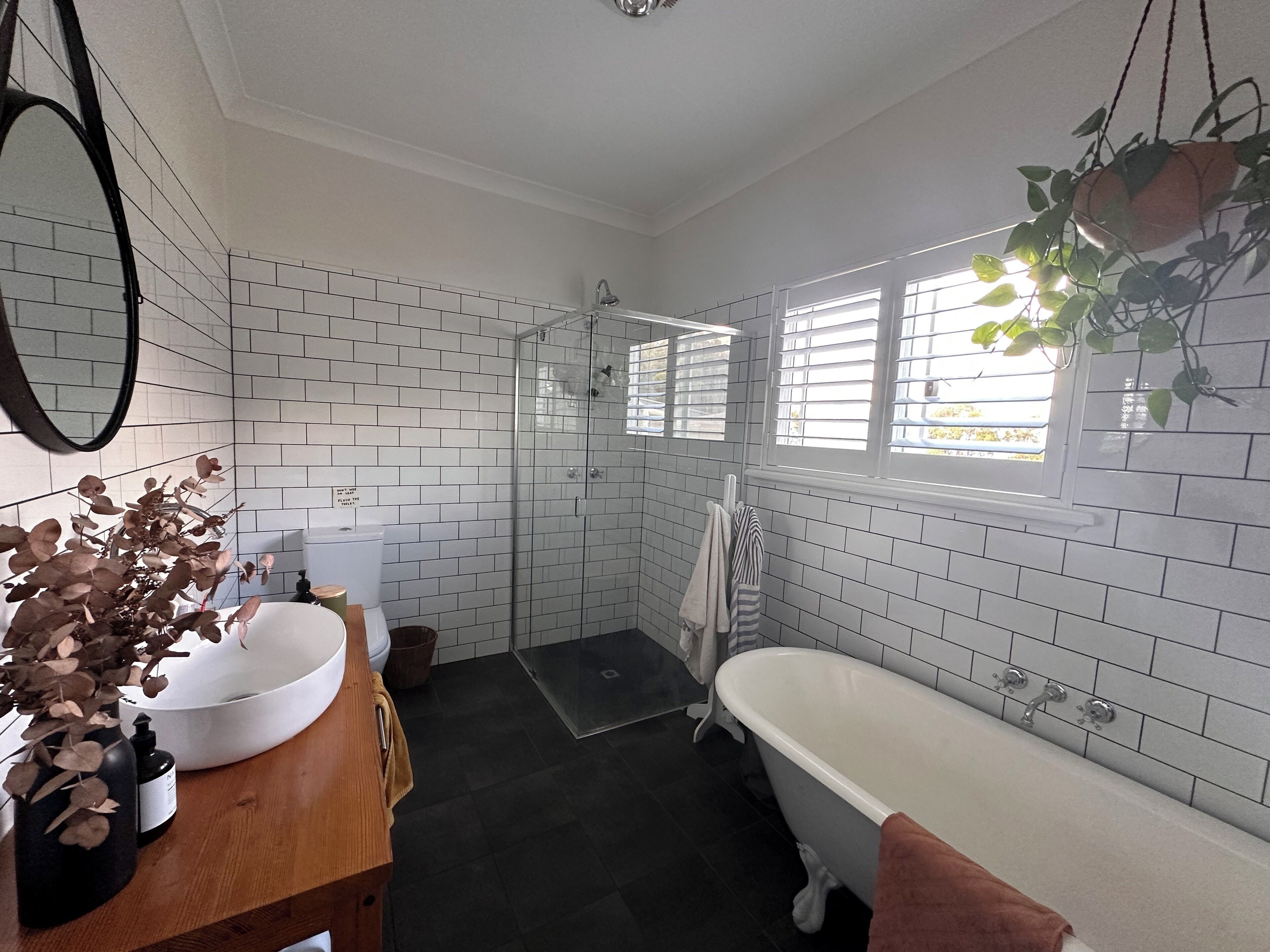 Dusche, Handtücher, Seife, Toilettenpapier