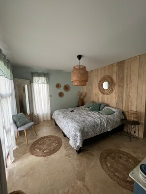 4 slaapkamers, een strijkplank/strijkijzer, wifi, beddengoed