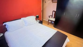 Apartment | 2 bedrooms, iron/ironing board, free WiFi, bed sheets