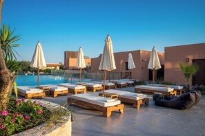 3 outdoor pools, pool umbrellas, pool loungers - Hotel Pyriá (Hersonissos)