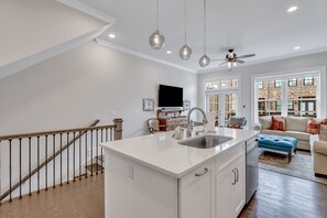 Interior - Riverside Getaway In Unbeatable Location W/ Parking by Lucky Savannah (Savannah)