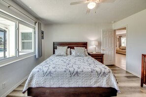 3 Schlafzimmer, Schreibtisch, kostenloses WLAN, Bettwäsche