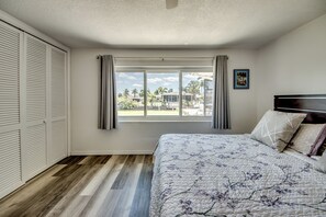 3 sovrum, skrivbord, gratis wi-fi och sängkläder