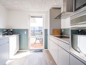 Maison | Cuisine privée | Réfrigérateur, micro-ondes