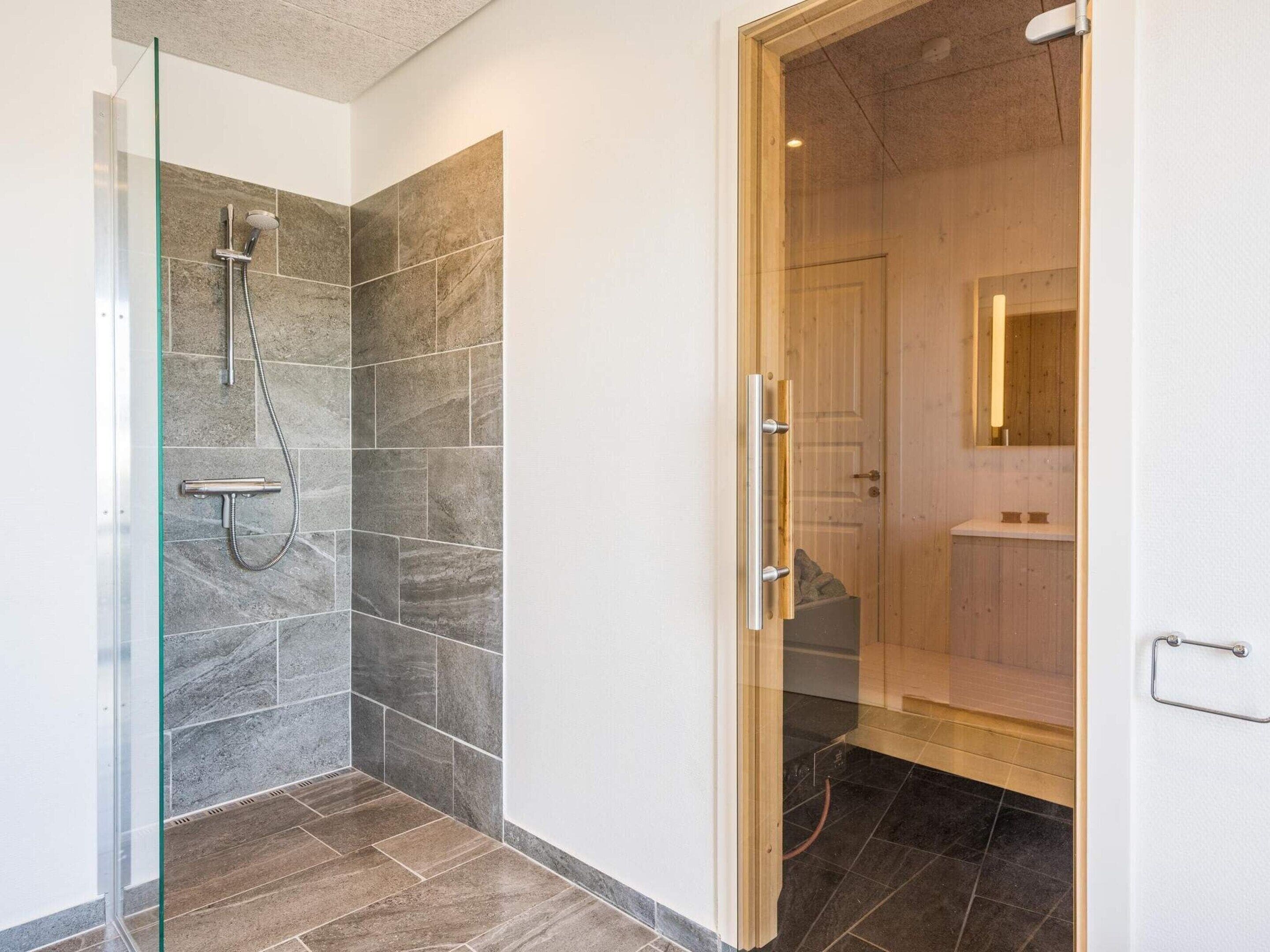 House | Bathroom | Bathtub