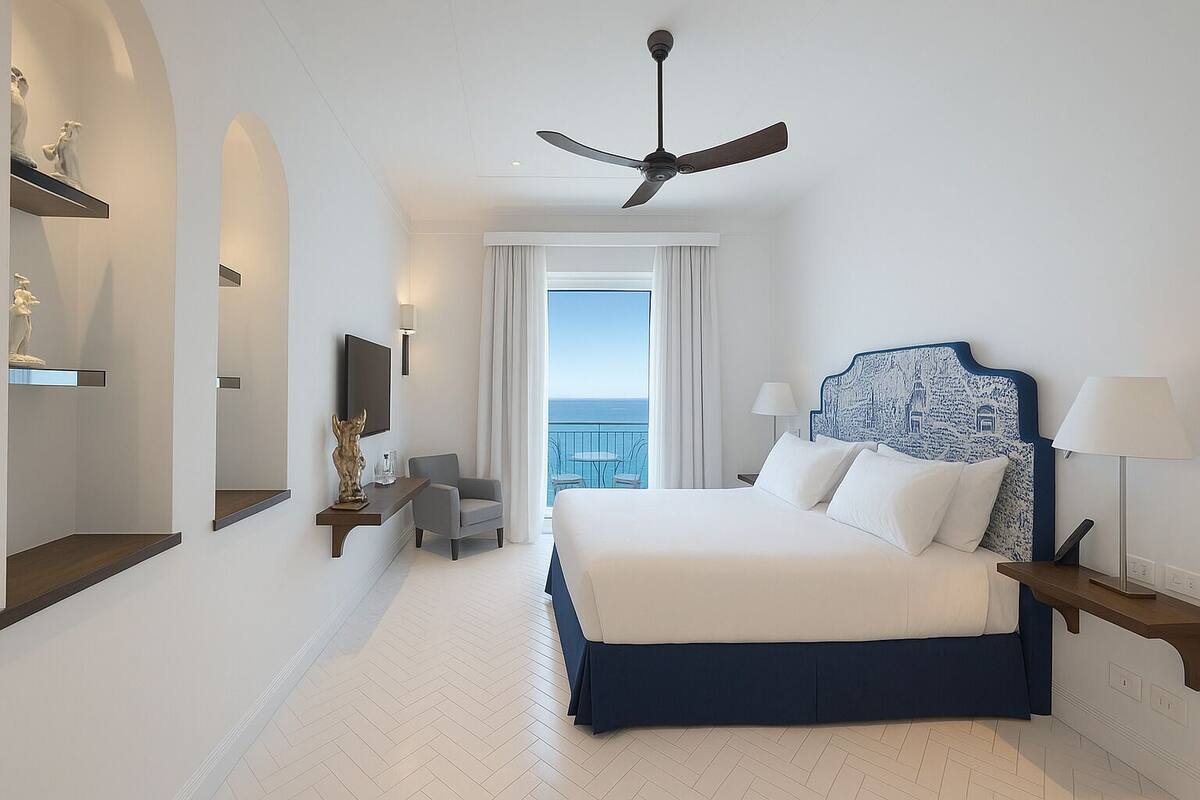 Deluxe Premium with sea view | Minibar, in-room safe, desk, blackout curtains
