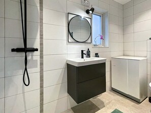 Bathroom - 4 Star Holiday Home in Farhult (Hoganas)