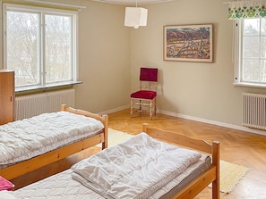 House | 4 bedrooms, individually furnished