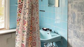 House | Bilik Mandi