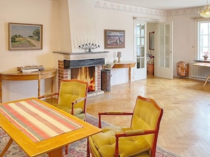 House | Dining