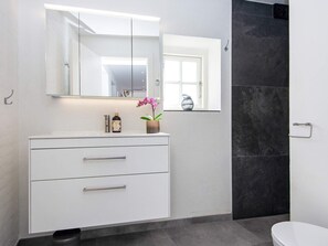 Bathroom - 8 Person Holiday Home in Odder (Odder)