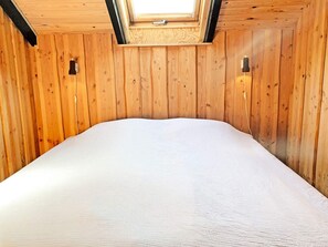 House - 6 Person Holiday Home in Aakirkeby (Akirkeby)