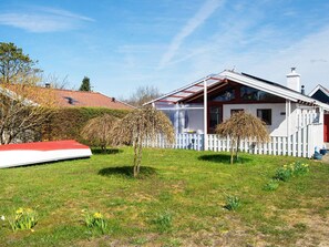 Property grounds - 4 Person Holiday Home in Hemmet (Hemmet)