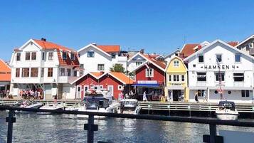 House | Water view