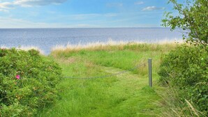 4 bedrooms, individually furnished - 6 Person Holiday Home in Kalundborg (Kalundborg)