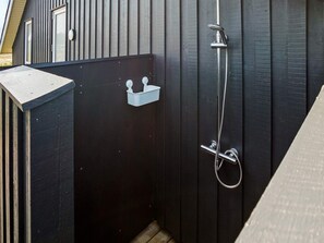 House | Bathroom - 8 Person Holiday Home in Harboore (Harboore)