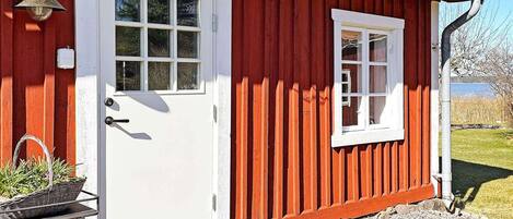 House | Exterior detail