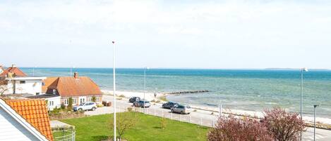 House | Parking | Free self parking