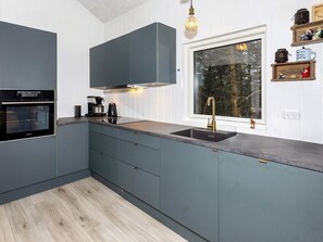 House | Private kitchen - 8 Person Holiday Home in Aars (Aars)