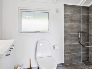 Bathroom - 6 Person Holiday Home in Juelsminde (Horsens)
