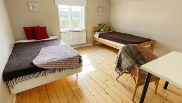 House | 3 bedrooms, individually furnished