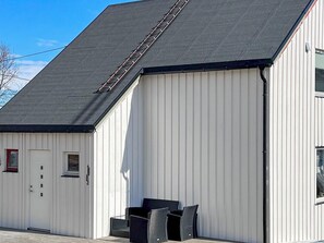 House | Exterior - 4 Star Holiday Home in Stonglandseidet (Senja)