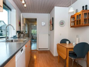 House | Private kitchen - 6 Person Holiday Home in Skaerbaek-by Traum (Skaerbaek)
