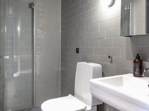 House | Bathroom