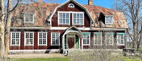 House | Exterior