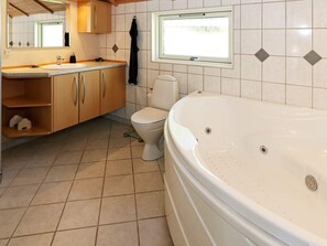 Spa treatment - 8 Person Holiday Home in Hadsund (Hadsund)