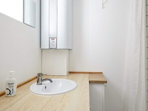 House | Bathroom