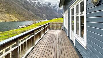 House | Terrace/patio