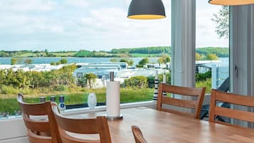 تناول الطعام