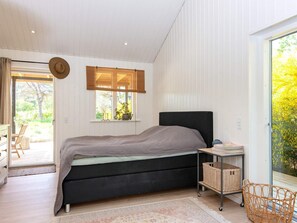 House | 4 bedrooms, individually furnished