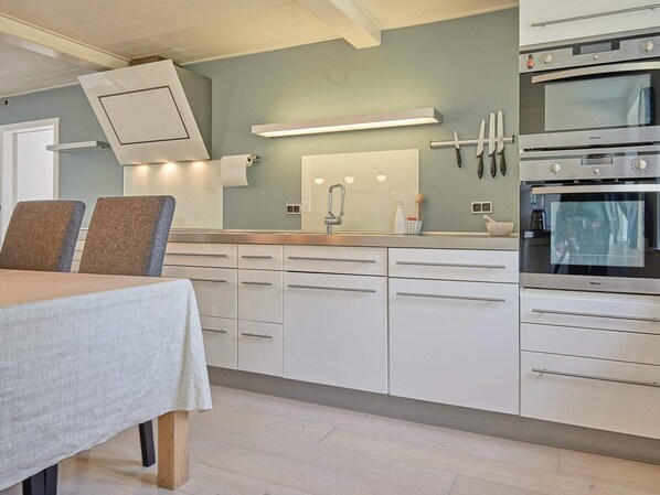 House | Private kitchen - 14 Person Holiday Home in Ronne (Akirkeby)