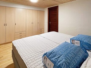House | 3 bedrooms, individually furnished - 8 Person Holiday Home in Hojslev (Hojslev)