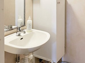 House | Bathroom