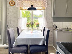 House | Dining - 4 Person Holiday Home in Fargelanda-by Traum (Färgelanda)