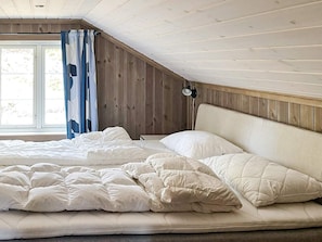 House | 5 bedrooms, individually furnished