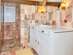 House | Bathroom