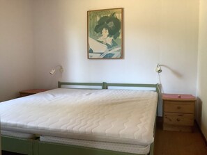 House | 3 bedrooms, individually furnished - 6 Person Holiday Home in Nykobing Sj (Nykobing Sjaelland)