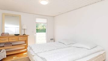 3 bedrooms, individually furnished