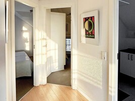 4 habitaciones y muebles diferentes 